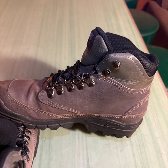 Vintage 90s 1997 Womens Nike ACG Gray Hiking Boots Size 7 - Picture 5 of 11